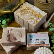 Lait d'avoine et miel doré ~ Savon artisanal au lait de chèvre fabriqué à froid