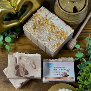 Lait d'avoine et miel doré ~ Savon artisanal au lait de chèvre fabriqué à froid
